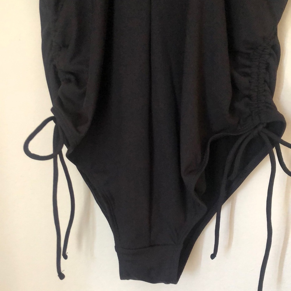 Women’s Shade & Shore One Piece Swimsuit Black - Picture 10 of 11